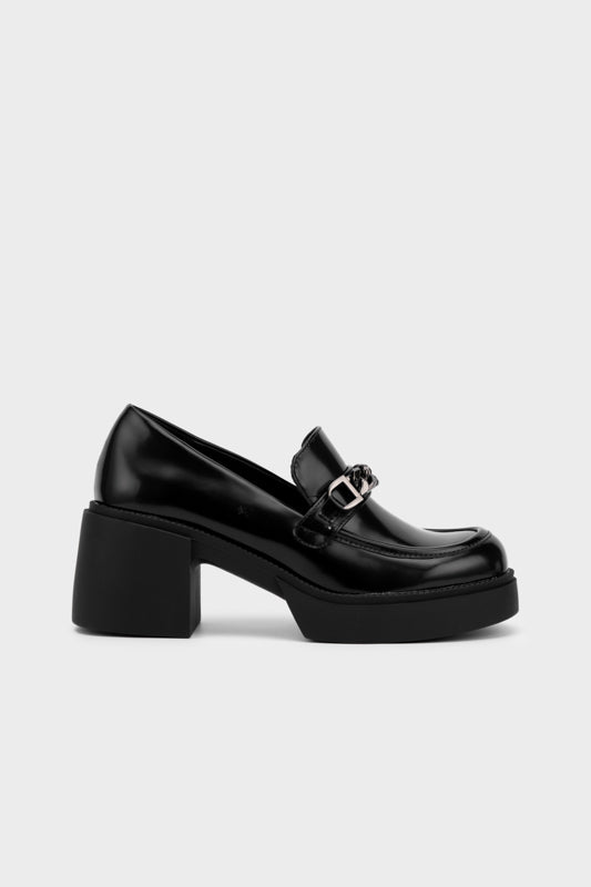 EMBELLISHED CHAIN LOAFER - Nose