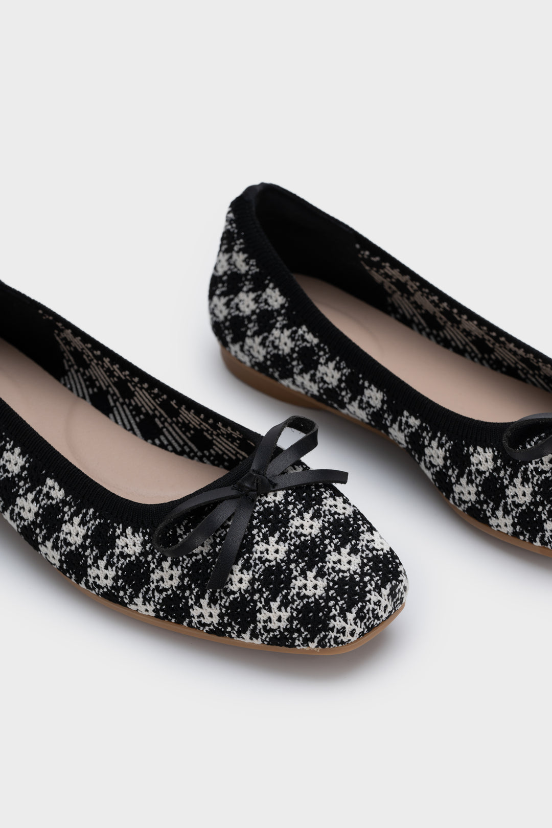 HOUNDSTOOTH FLAT BALLERINA WITH RIBBON DETAIL