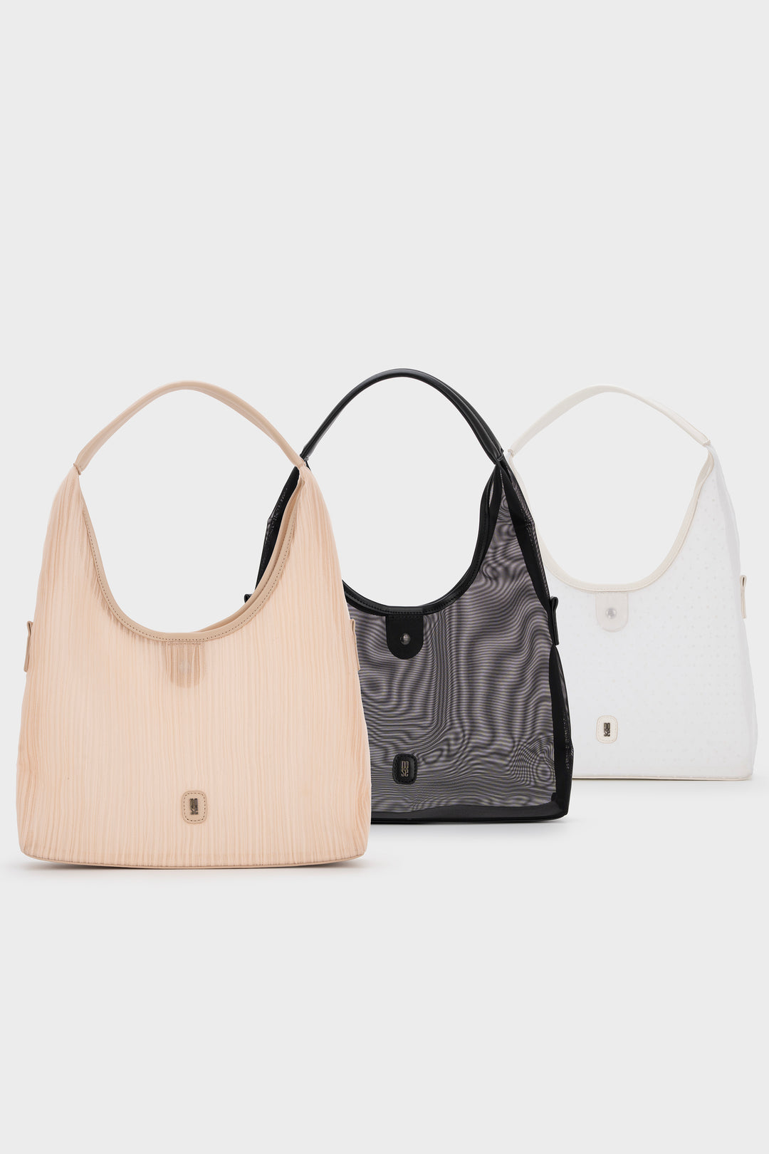 #color_off-white-dot