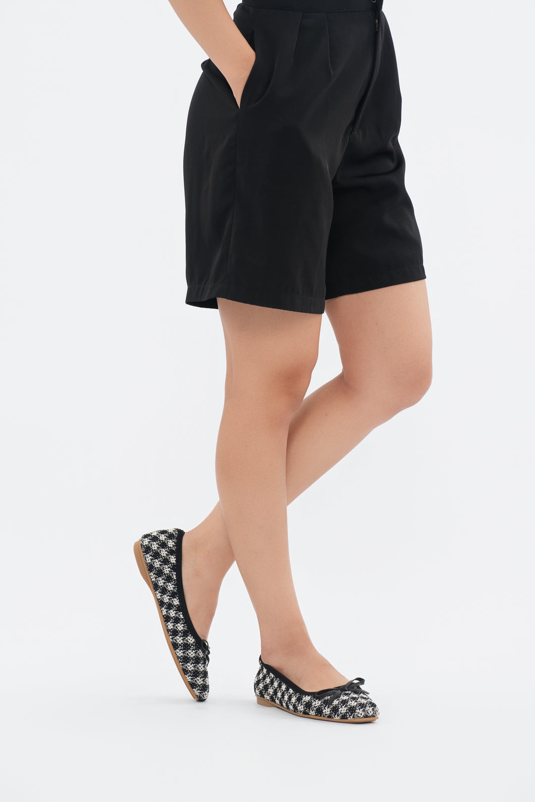 HOUNDSTOOTH FLAT BALLERINA WITH RIBBON DETAIL