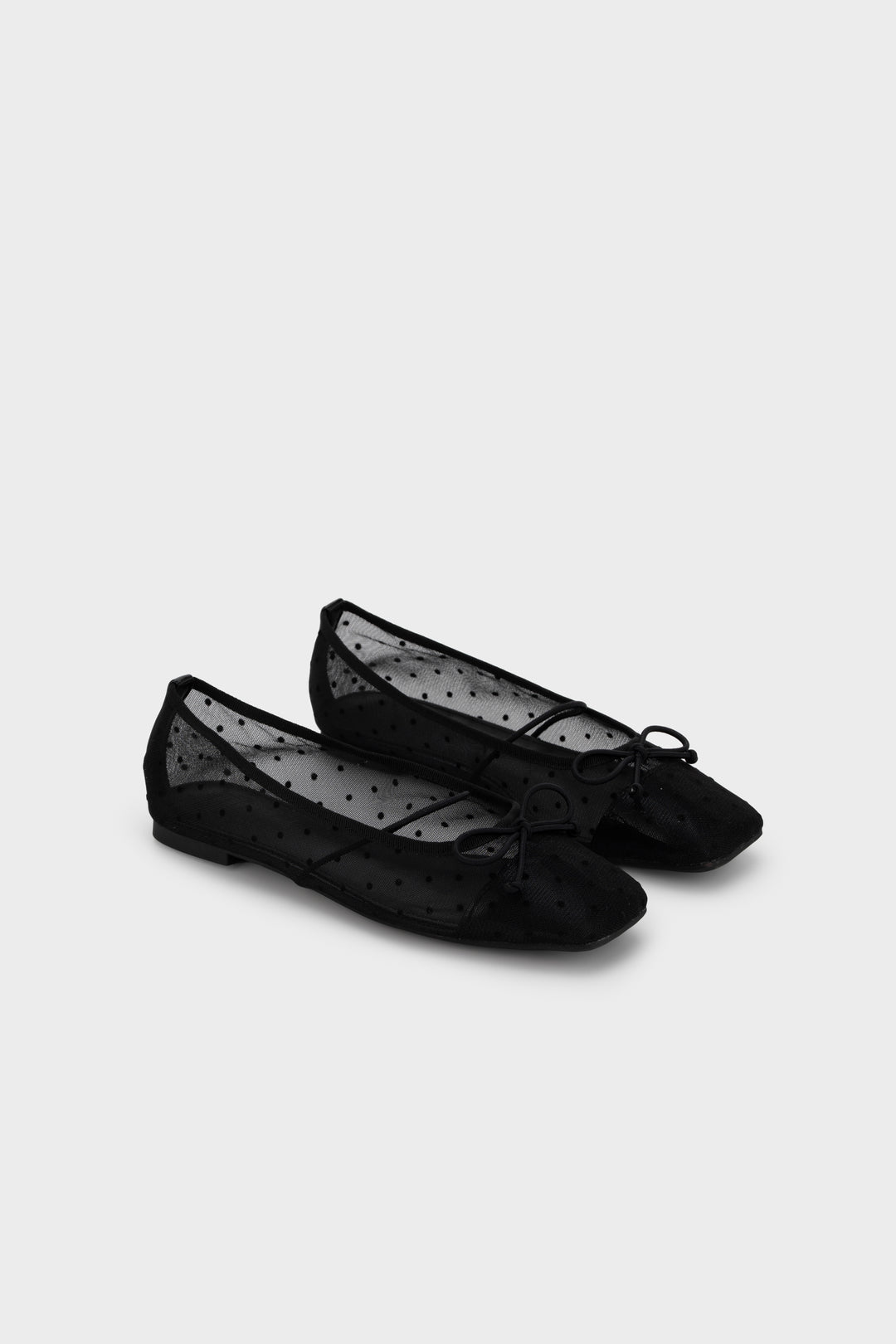 #color_black-dot
